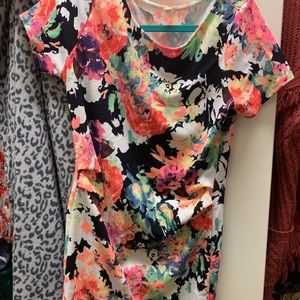 Fitted maternity dress